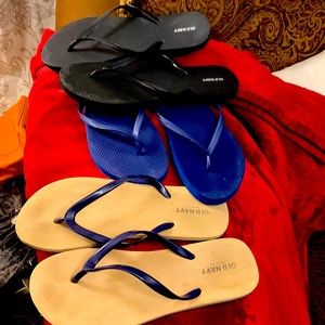 Sold in bulk Old Navy flip flops